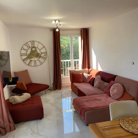 Apartment T3 Equipe Calme Avec Prairie Et Parking